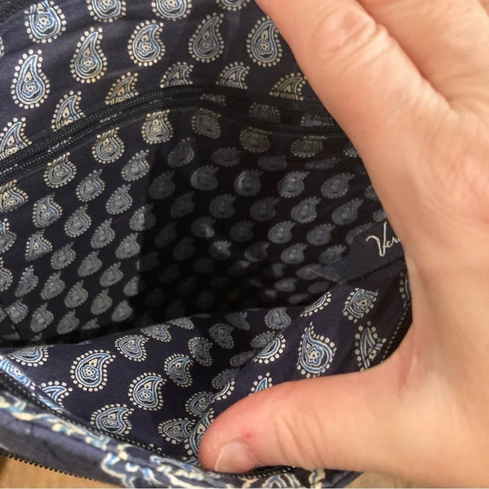VERA BRADLEY Quilted  Many Pockets Compartments Zipper Closure Crossbody Bag - Picture 9 of 10